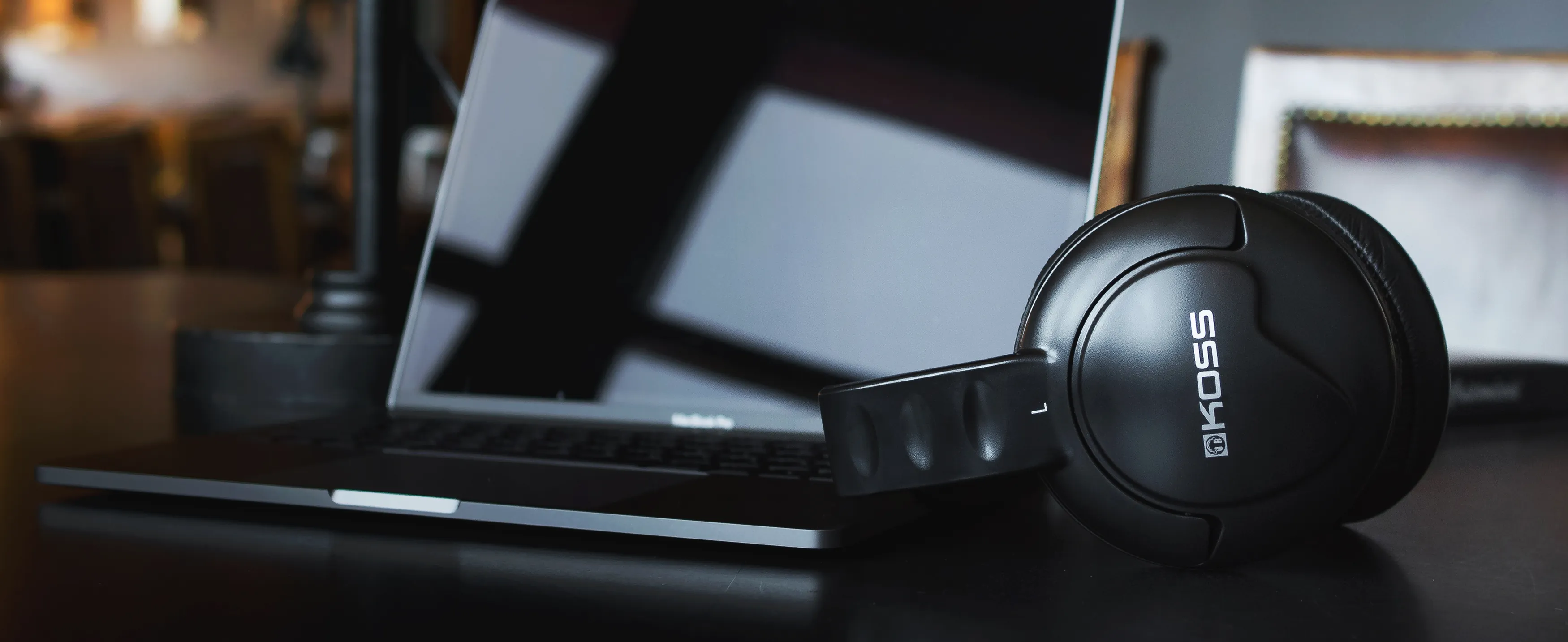 Koss UR20 Over-Ear Headphones Review & Ranking image 5
