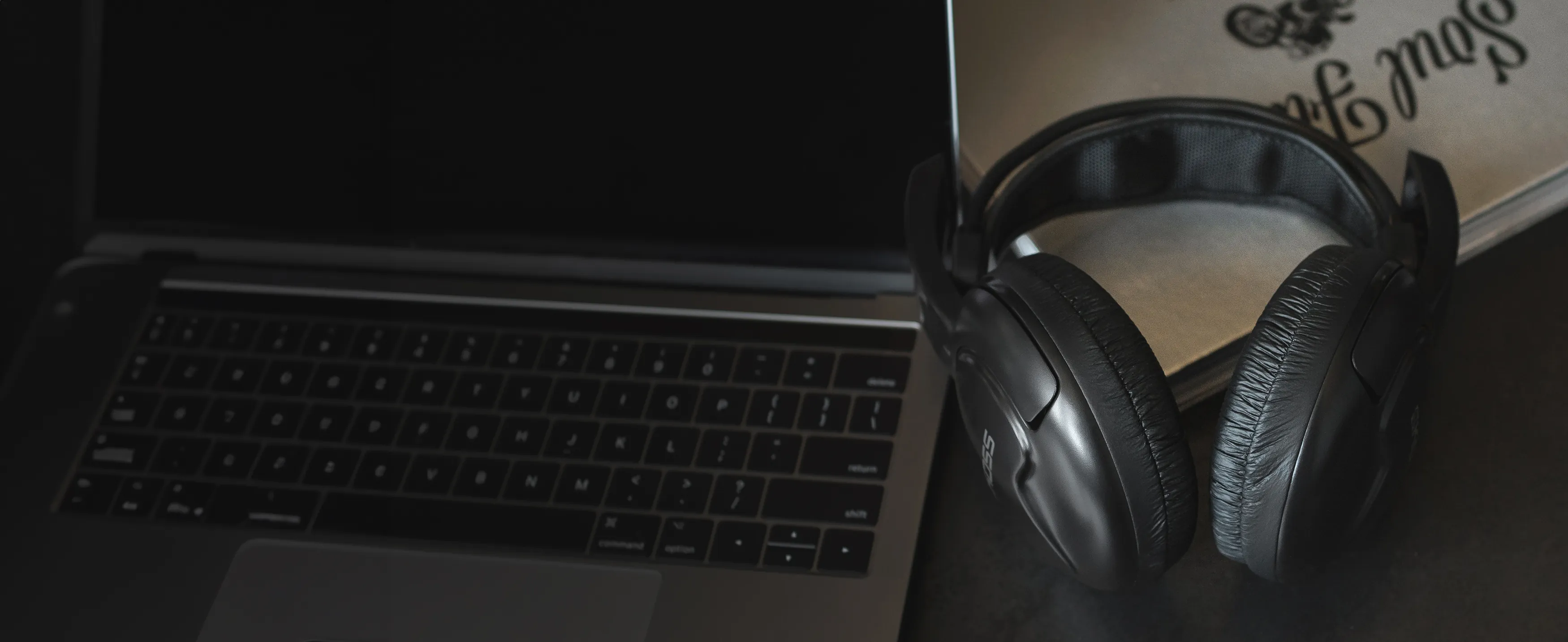 Koss UR20 Over-Ear Headphones Review & Ranking image 6