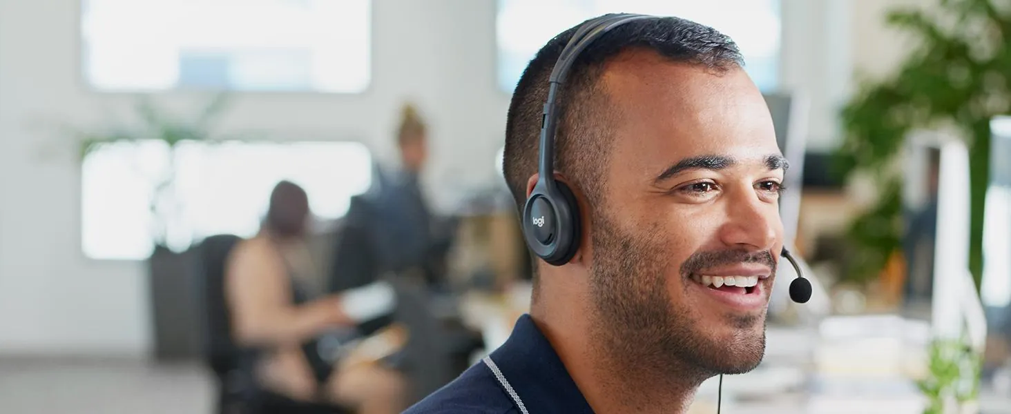 Logitech H111 Wired Headset Review: Budget Call Headset image 9