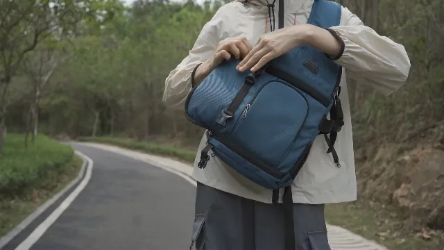 MOSISO Camera Sling Bag Review: DSLR Sling Bag Ranked image 7