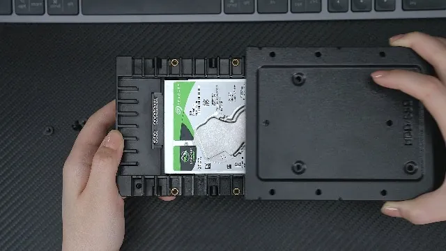 ORICO 1125SS-2 Review: 2.5 to 3.5 SSD Adapter Ranked image 7